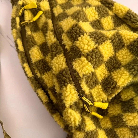 No Boundaries Green Checkered Sling Bag - Picture 6 of 8